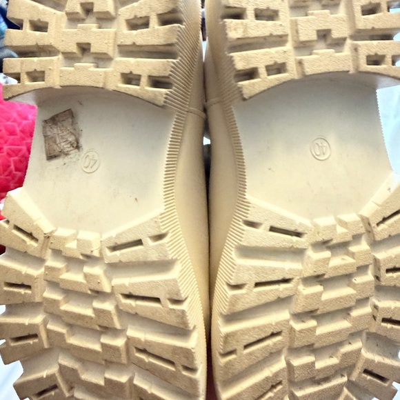 Cream Chunky Combat Boots – Size 40 (US 9) - Picture 6 of 8